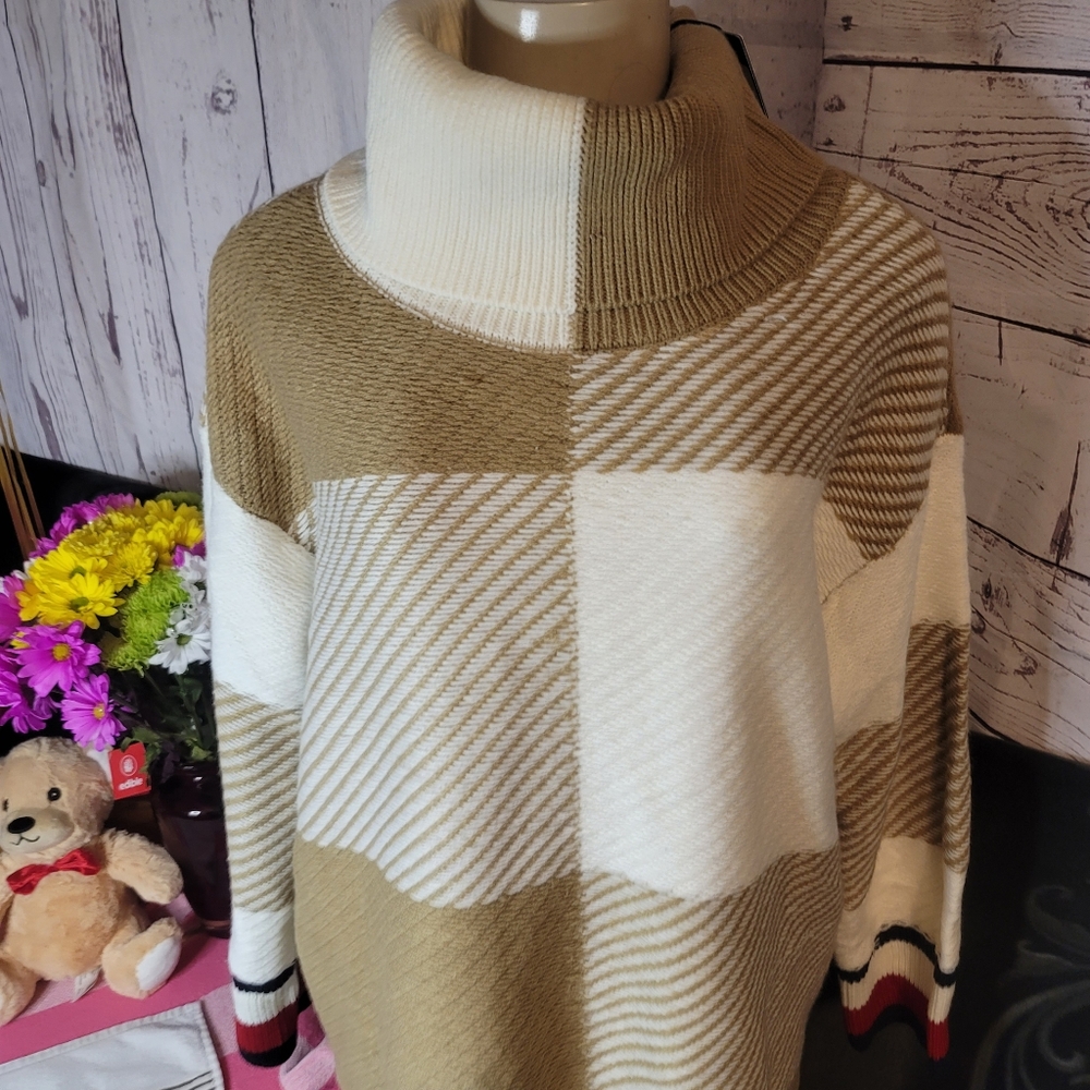 Brand New womens cozy Turtleneck Tunic Sweater.